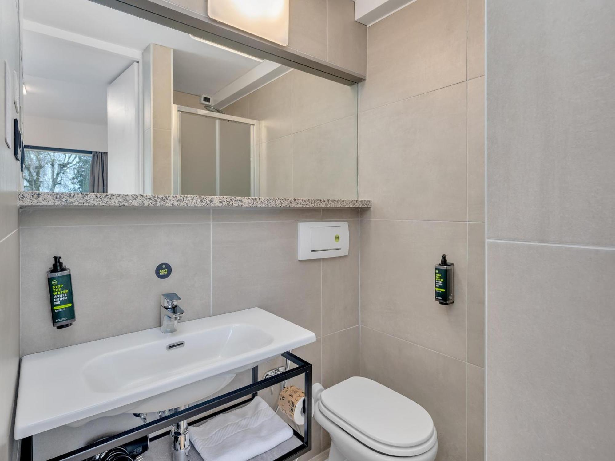 B&B Hotel Alba 外观 照片